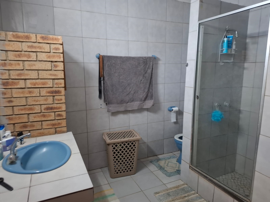 5 Bedroom Property for Sale in Koster North West